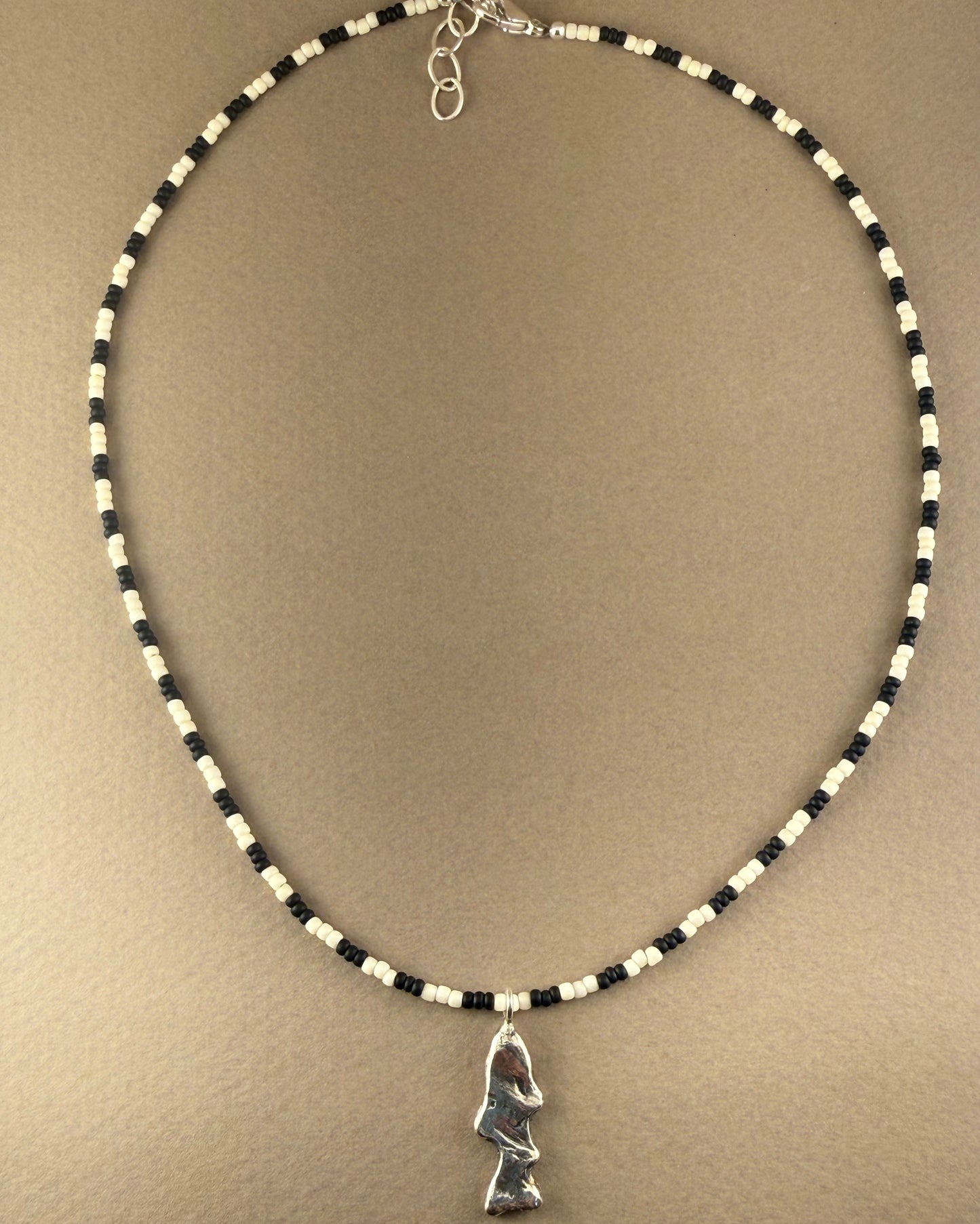 Fishies Necklace Eggshell/Iris